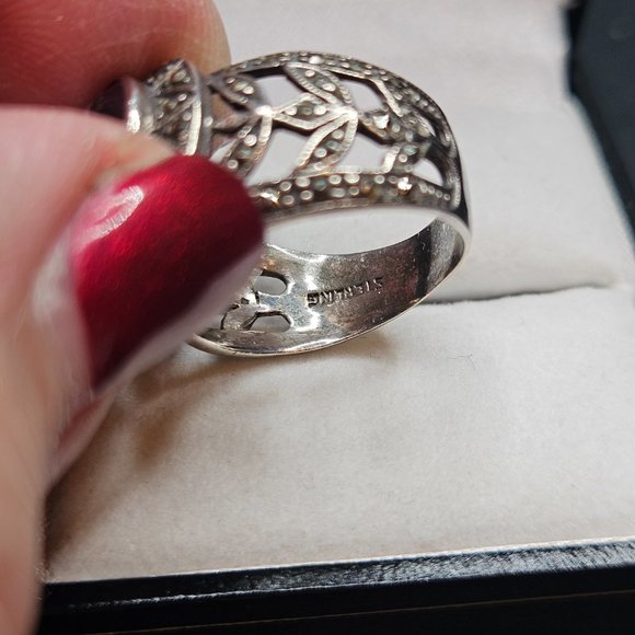 Sterling and Amethyst Ring - Picture 6 of 7